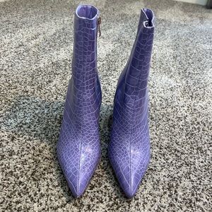 Lilac pointed booties